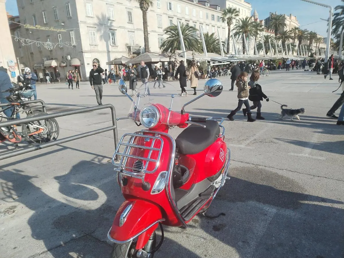 Apartment Vespa & Jacuzzi Split